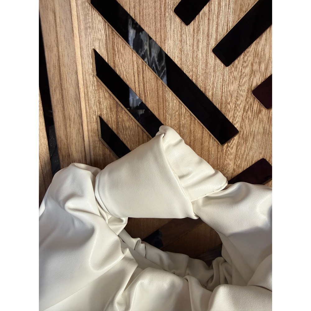 White Faux Leather Knotted Handle Clutch Bag • Soft Dumpling Style • No Brand - Picture 3 of 4